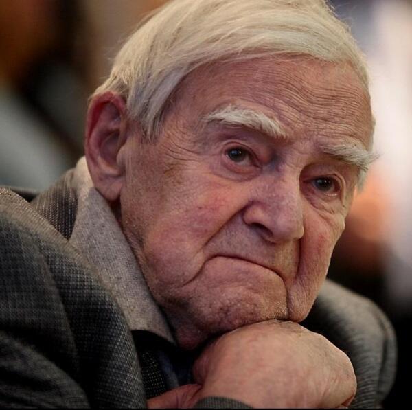 Писатель нашего времени