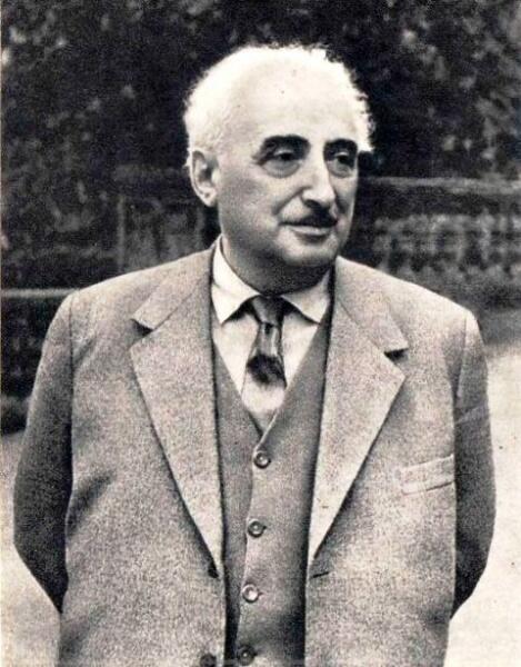 Его имя носит библиотека…