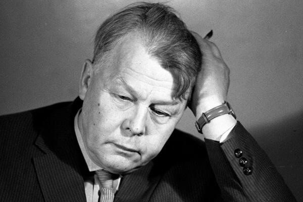 21 июня – 110 лет со дня рождения Александра Твардовского
