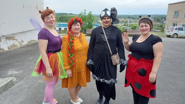 Мир начинается с детства